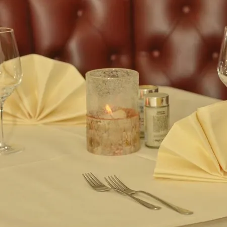 ホテル Zur Stadt Cassel 3*